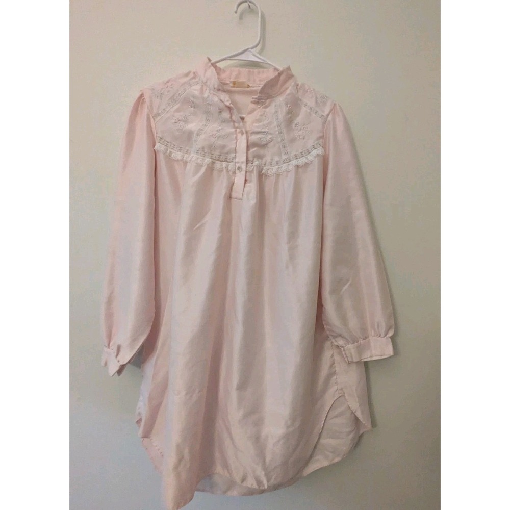 Barbizon Nightgown Medium PINK Longsleeve Embroidered Pink Flowers Lace Buttons